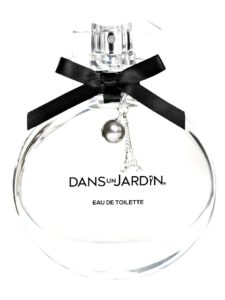 Lait de Chèvre Dans un Jardin