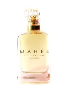 Mahée Dans un Jardin