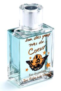 Loin Des Yeux Pres Du Coeur Des Filles a la Vanille