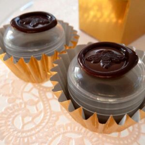 Chocolate: Figure 1: Noir Roxana Illuminated Perfume