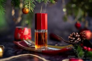 Cinnabar Estée Lauder