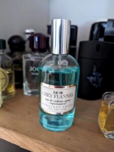 Eau de Grey Flannel Geoffrey Beene