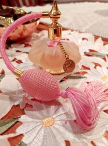 Fifi Chachnil Fifi Chachnil