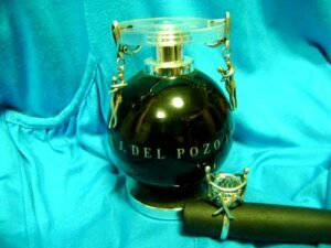 In Black Jesus Del Pozo