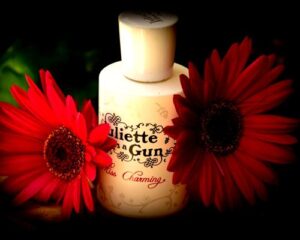 Miss Charming Juliette Has A Gun